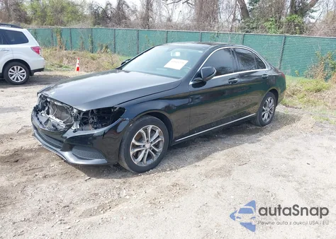 2016 Mercedes-Benz C 300 4Matic/Luxury 4Matic/Sport 4Matic z USA, uszkodzony, nr VIN 55SWF4KB9GU103684